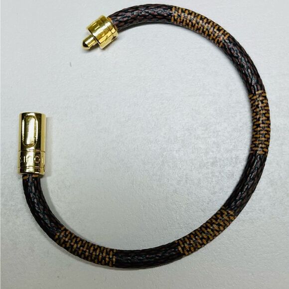 EUC. Authentic Louis Vuitton Damier Ebene Keep Bracelet. - Picture 3 of 10